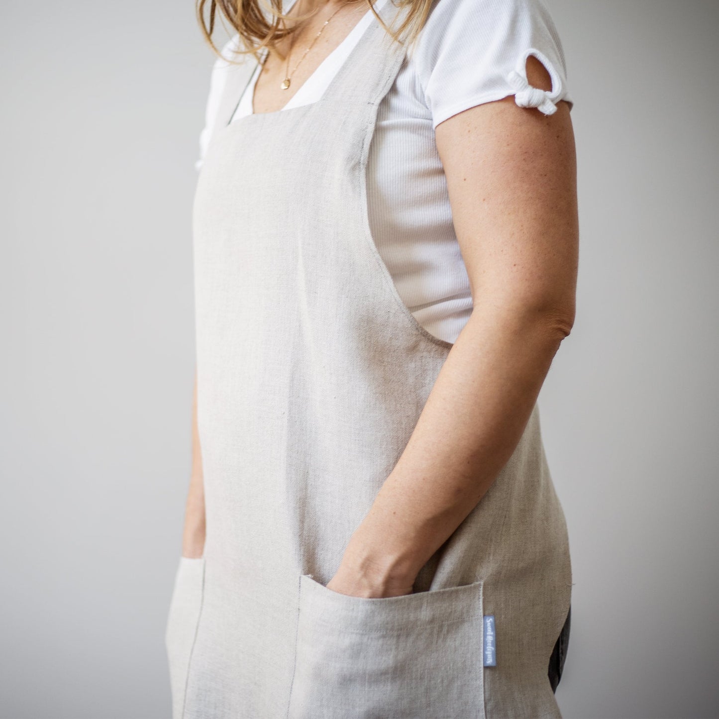 Load image into Gallery viewer, Linen Pinafore Apron | Cross Back Linen Apron | Japanese Style Apron | No Ties Linen Apron | Long Linen Apron | No Ties Apron | Linen Apron

