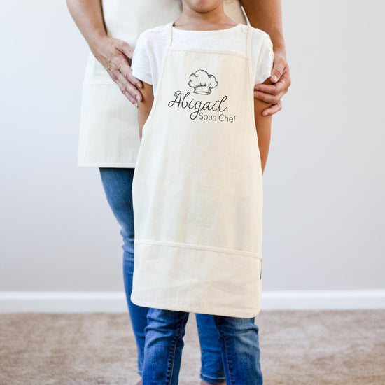 Load image into Gallery viewer, Mommy and Me Aprons Head Chef Sous Chef Apron Set | Mother&amp;#39;s Day Mommy Me Apron Gift | Mommy Me Kitchen Apron | Personalized Name Apron Set
